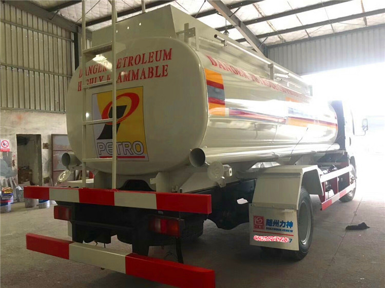 camión del reaprovisionamiento del aeropuerto 10m3 camión del tanque móvil de aceite de 90 kilómetros por hora 10000L con el dispensador del combustible