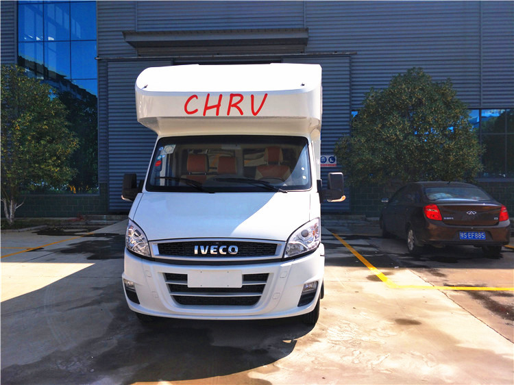 La caravana Van Foton, coche que acampaba al aire libre de la transmisión automática rv de la fibra de vidrio adornó