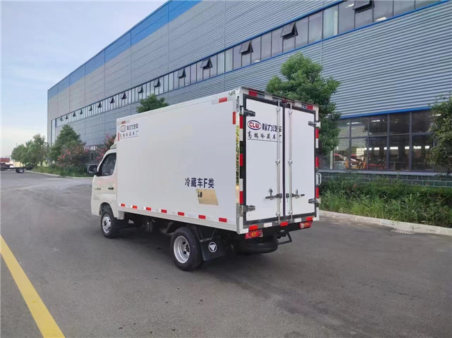 Camión 115km/H 1,5 Ton Ice Cream Freezer Truck de la caja del refrigerador del poliuretano