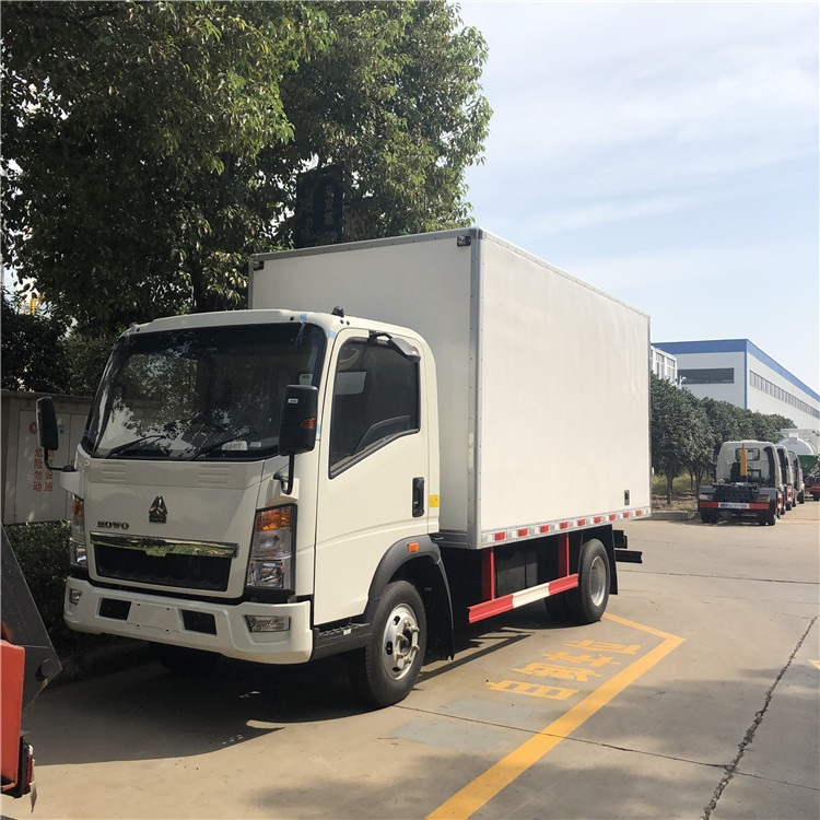 camión de poca potencia 4x2 5 Ton Diesel Fuel Type de la caja de las furgonetas del cargo 95km/H
