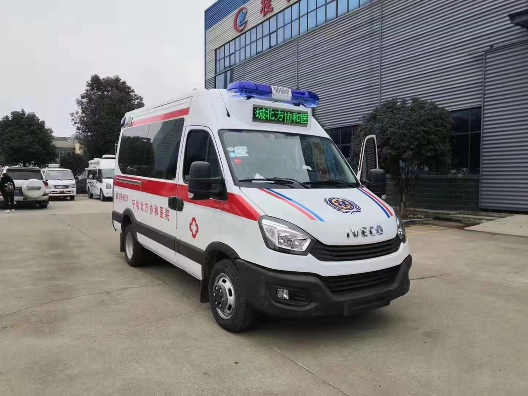 Ambulancia para trabajos de tipo medio de los primeros auxilios de IVECO 130 kilómetros por hora del tipo diesel 4*2