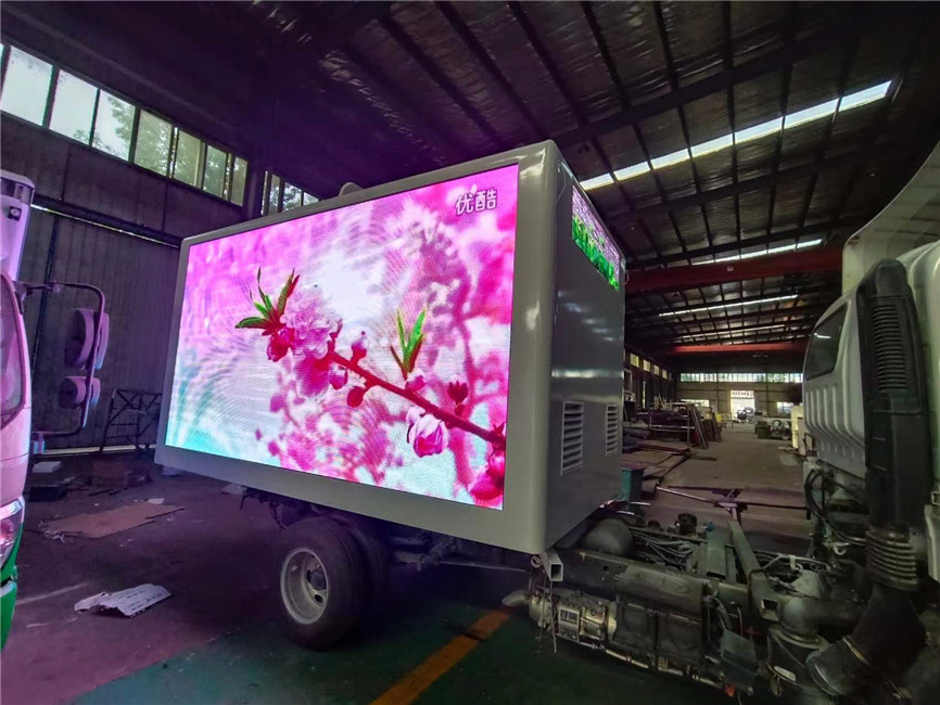 P5 P6 Anuncio Digital Cartelera LED Display móvil Camión exterior de color completo con generador