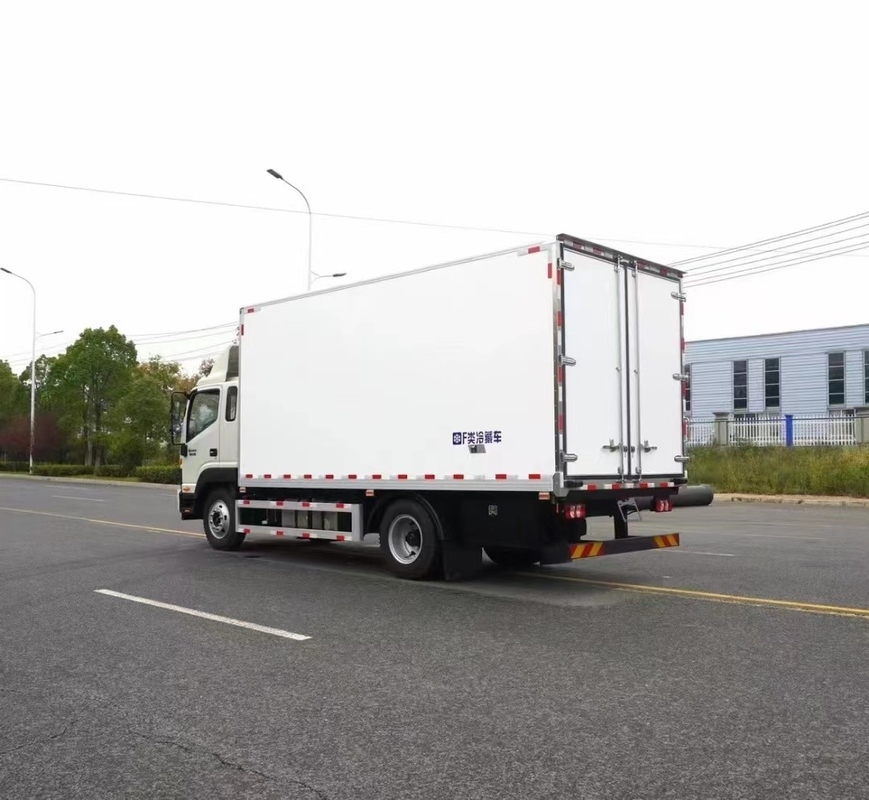 JAC 4x2 furgoneta refrigerada y camión para la venta en Dubai, --5 a -15 grados