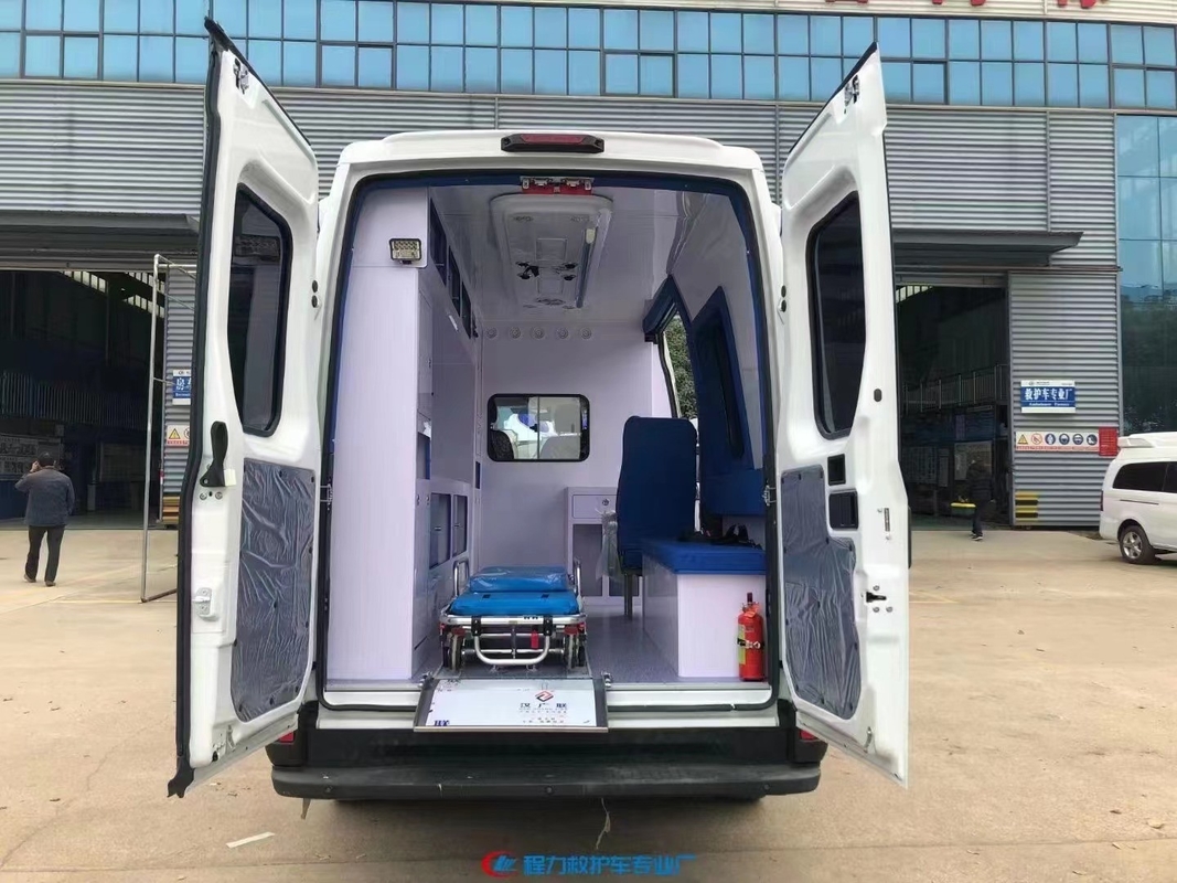 IVECO Ambulancia automática/manual para el hospital con aproximadamente X 2970 kg de peso neto Ambulancia tipo 3 a la venta