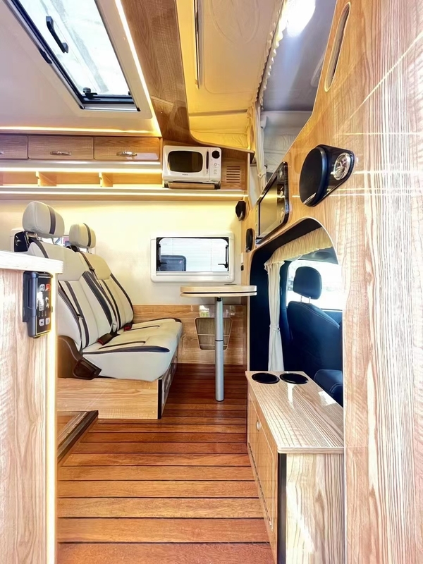 Estructura del marco de acero RV Caravan Van 5998*2480*3250 Incluido el neumático 235/75R17.5 16PR