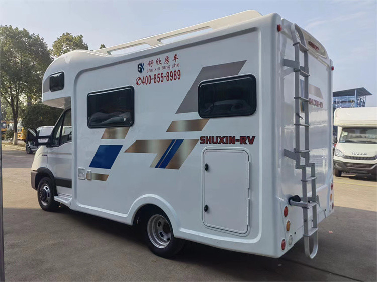 Camión de turismo móvil RV Caravana Furgoneta con motor de 190 CV Carga útil máxima 7042 Kg