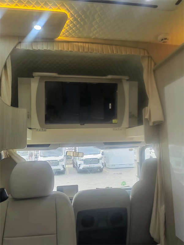 Custom YUEJIN 4x2 Luxury RV Vacation Car / Motor Caravan Venta en Arabia Saudita