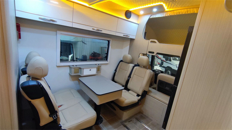 Custom YUEJIN 4x2 Luxury RV Vacation Car / Motor Caravan Venta en Arabia Saudita