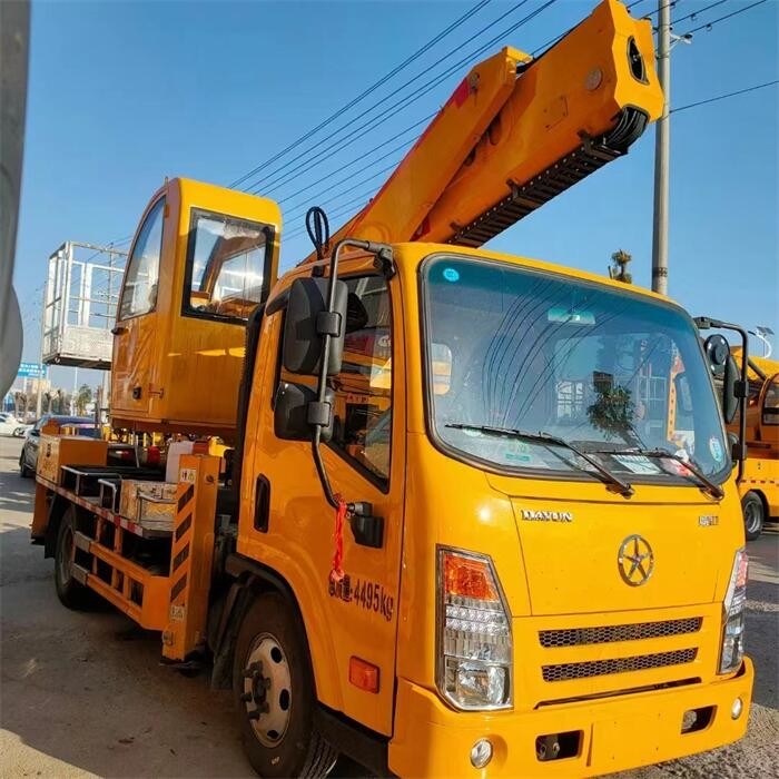90 km/h Velocidad máxima Camión de plataforma de trabajo aéreo para camiones de operación a gran altitud