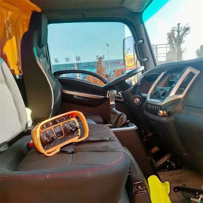 90 km/h Velocidad máxima Camión de plataforma de trabajo aéreo para camiones de operación a gran altitud