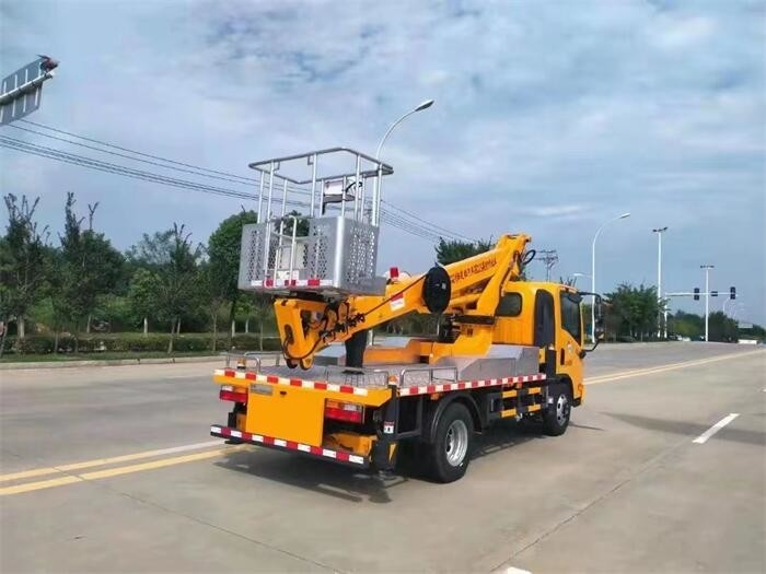 3.5T Plataforma de trabajo aéreo de carga del eje trasero para camión - QuanChai Q23-132E60 Modelo