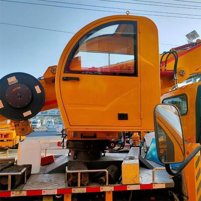 Camión de plataforma de trabajo aéreo Euro 5 de 132 CV de Dongfeng Versátil y eficiente