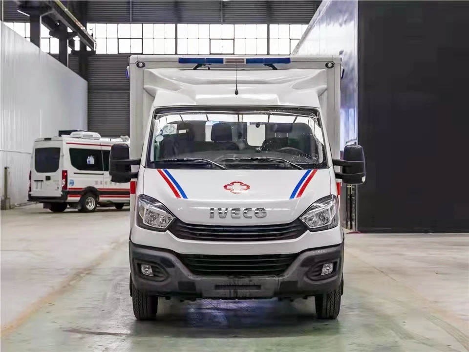 Salón de ambulancia130 HP Camión de ambulancia - ABS Sí Dimensiones generales 5670 × 2011 × 2726 Mm