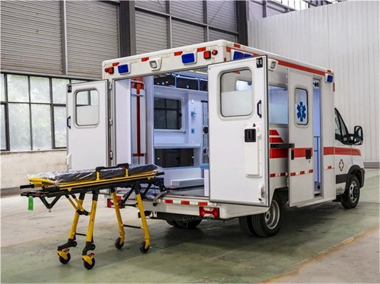 Vehículo de ambulancia de emergencia con norma de emisiones Euro 5 Peso del freno 2970 kg Vehículo de rescate médico