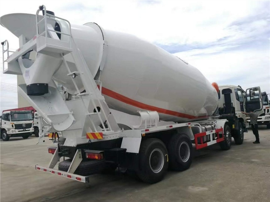 Sinotruk Howo camión mezclador de hormigón CKD / SKD con capacidad de suministro de 15-20 toneladas