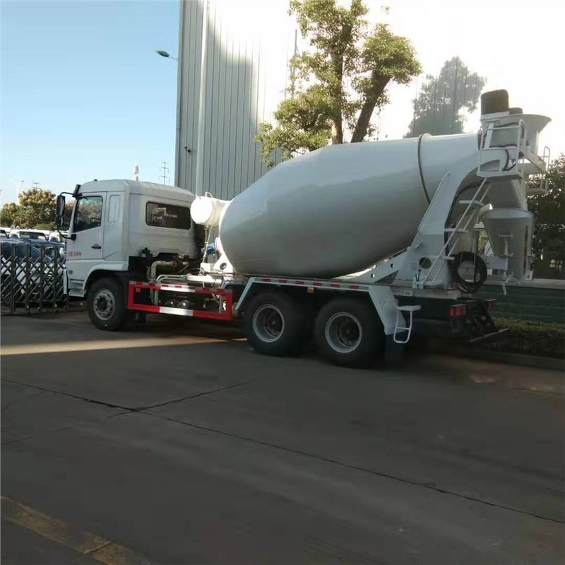 Camión de hormigón Euro 3 de alto rendimiento con desplazamiento de 9726 ml para una operación fluida