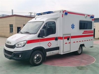3300 Peso bruto del vehículo Vehículo de ambulancia de emergencia 4x4 con transmisión manual