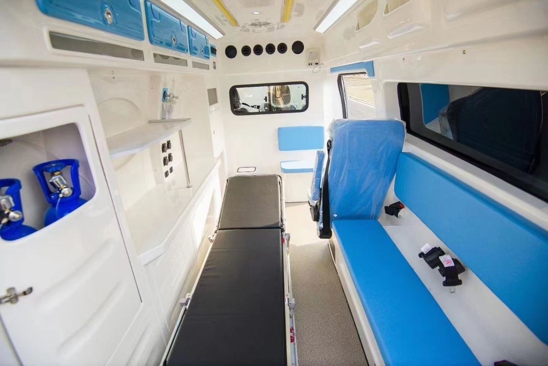 3300 Peso bruto del vehículo Vehículo de ambulancia de emergencia 4x4 con transmisión manual