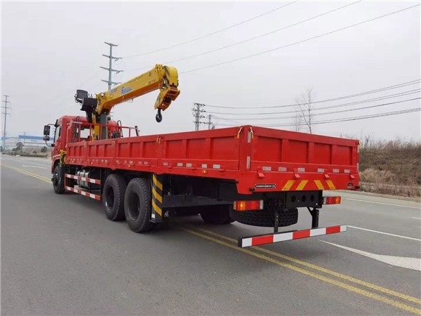 6*4 Boom Dongfeng camión telescópico recto grúa montada para necesidades de levantamiento pesado