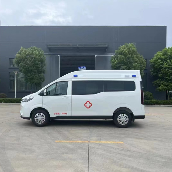 Mini tipo 3 de ambulancia con potencia nominal de 103 kW Velocidad máxima 145 km/h