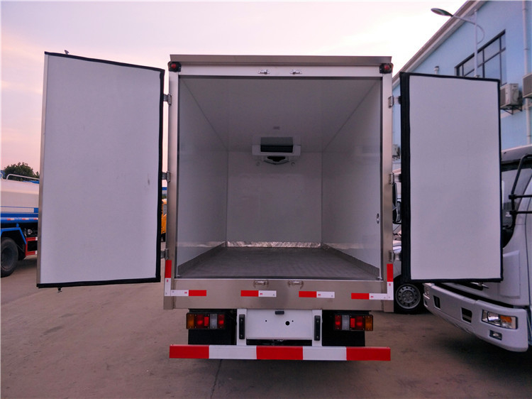 Japón 4*2 ISUZU Camión de caja frigorífica Sistema PTO Camión congelador de 5 toneladas