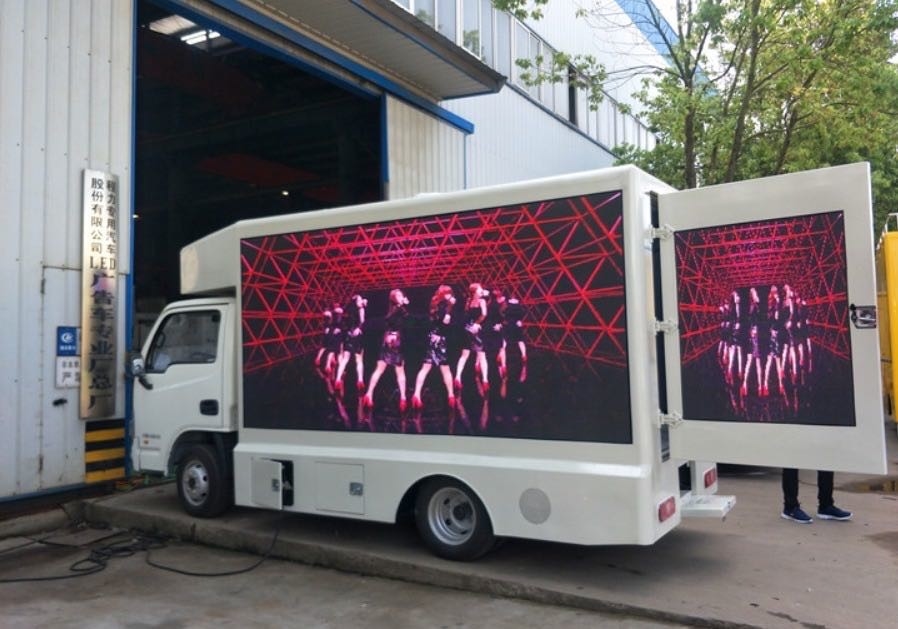 HOWO luz móvil de LED de la publicidad del camión de la caja de visualización cartelera de pantalla clara señales P4 P5 P6