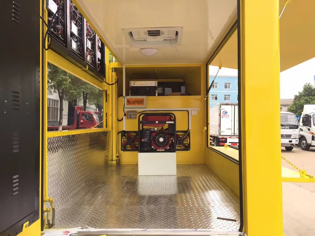 Vehículo publicitario de la marca Foton pequeño montado en pantalla LED Euro 6 Led Mobile Digital Advertising Sign Trailer